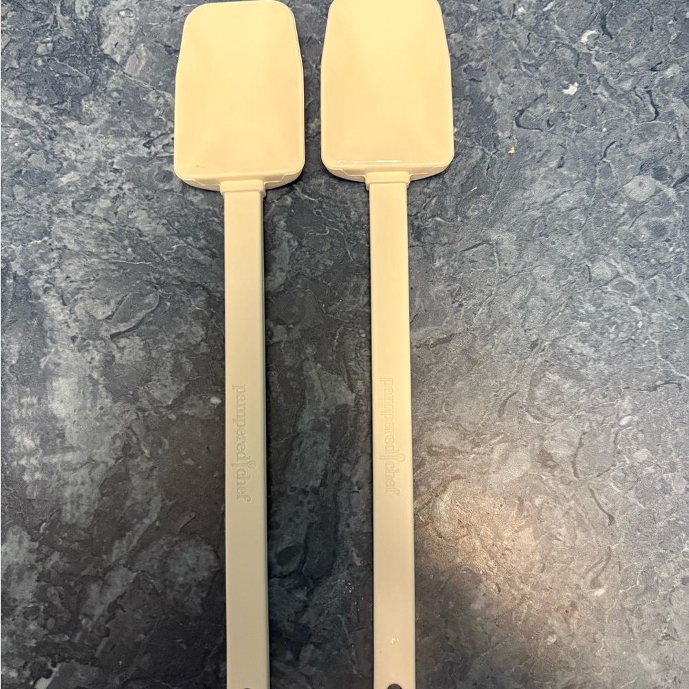 Pampered Chef Mix-n-scraper x2
